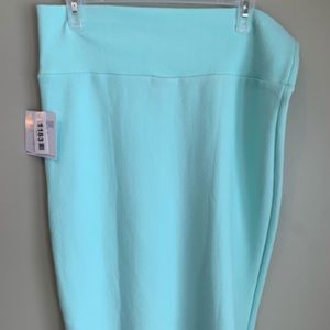 NWT LuLaRoe solid mint green Cassie skirt